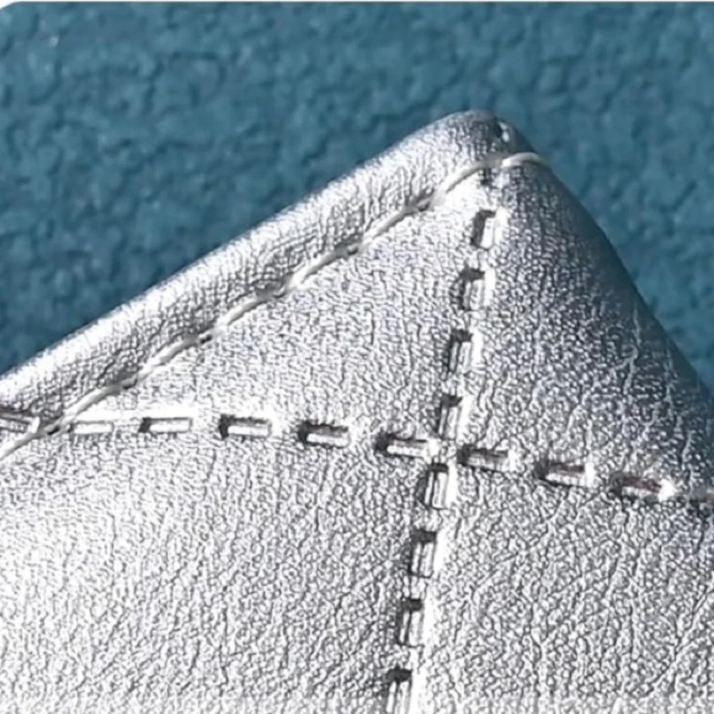 🎀NEW Quilted Silver Bow Detail Heart Kiss Lock Trifold Compact Wallet - Picture 6 of 8